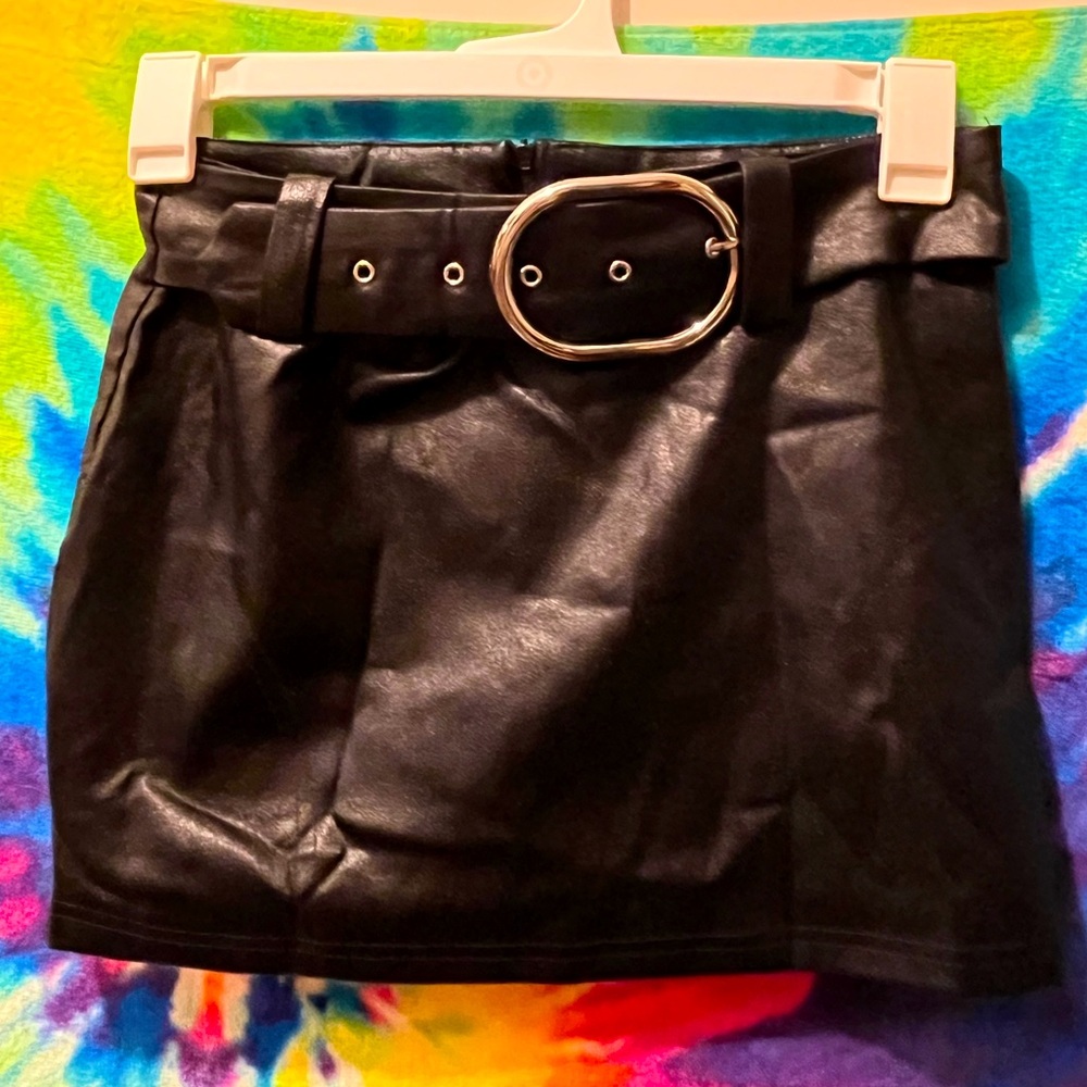 NWOT black faux leather mini skirt w/ belt